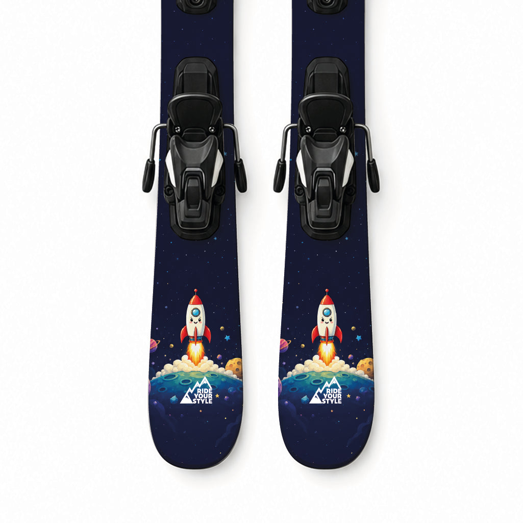 Kinder-Ski mit Designfolie »Weltraum« beklebt – rückstandslos ablösbar