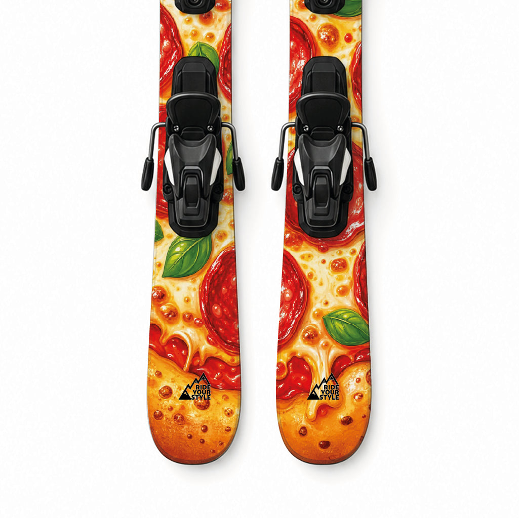 Kinder-Ski mit Designfolie »Pizza« beklebt – rückstandslos ablösbar